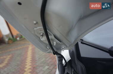 Хэтчбек Renault Zoe 2015 в 