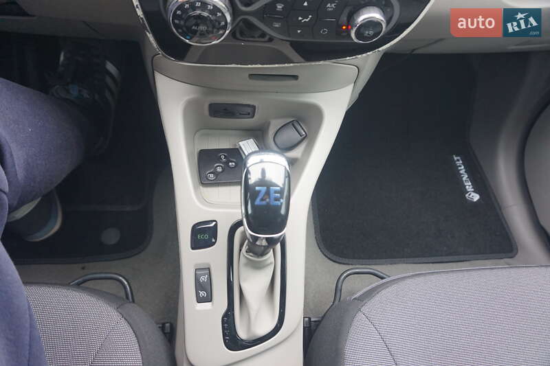 Хэтчбек Renault Zoe 2016 в Самборе