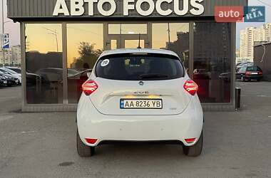 Хэтчбек Renault Zoe 2020 в 