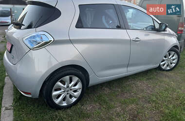 Хэтчбек Renault Zoe 2015 в 