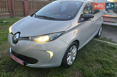 Хэтчбек Renault Zoe 2015 в 