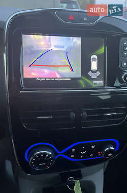 Хэтчбек Renault Zoe 2015 в 