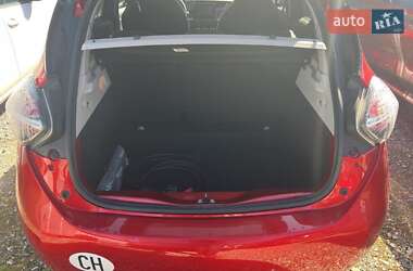 Хэтчбек Renault Zoe 2022 в 