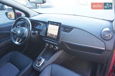 Хэтчбек Renault Zoe 2021 в 