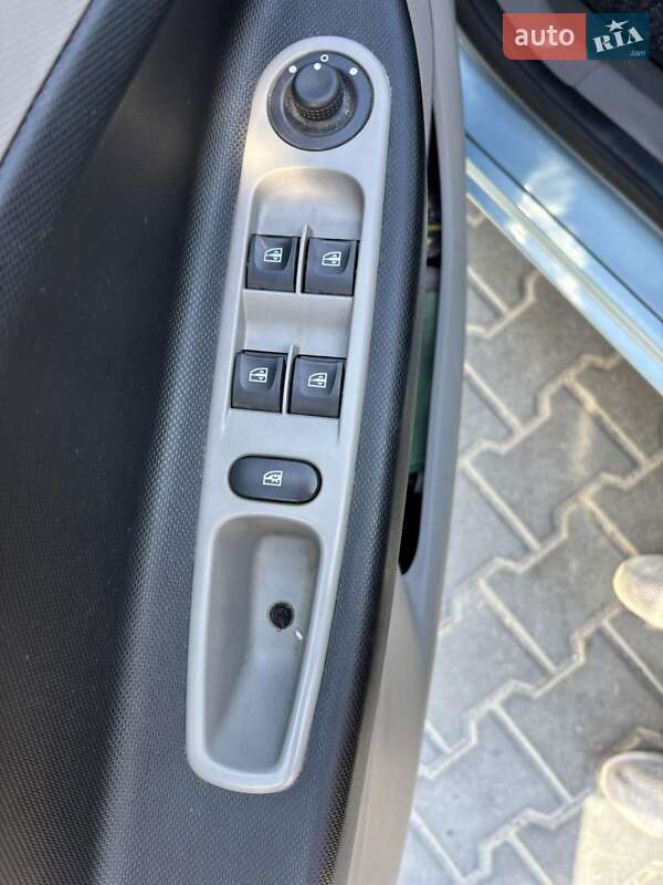 Хэтчбек Renault Zoe 2014 в Збараже