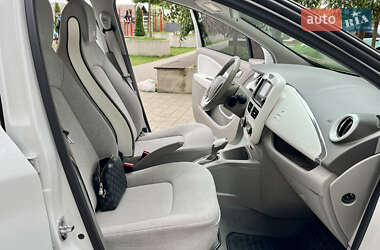 Хэтчбек Renault Zoe 2016 в 