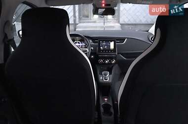 Хэтчбек Renault Zoe 2020 в 