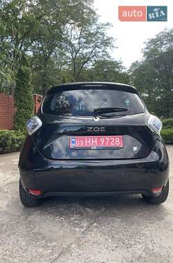 Хэтчбек Renault Zoe 2016 в 