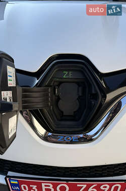 Хэтчбек Renault Zoe 2020 в 