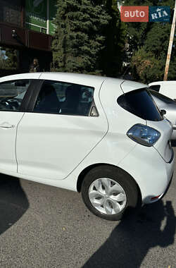 Хэтчбек Renault Zoe 2014 в 
