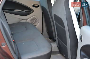 Хэтчбек Renault Zoe 2015 в 