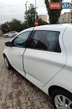 Хэтчбек Renault Zoe 2015 в 