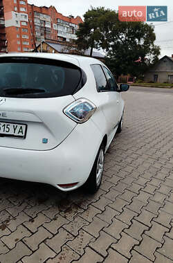 Хэтчбек Renault Zoe 2015 в 