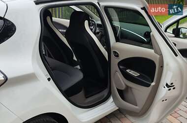 Хэтчбек Renault Zoe 2016 в 