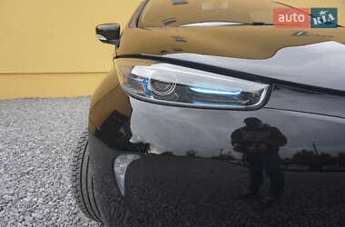 Хэтчбек Renault Zoe 2015 в 