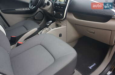 Хэтчбек Renault Zoe 2015 в 