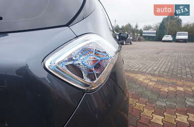 Хэтчбек Renault Zoe 2017 в 