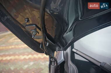 Хэтчбек Renault Zoe 2017 в 