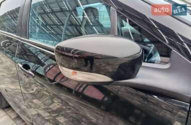 Хэтчбек Renault Zoe 2014 в 