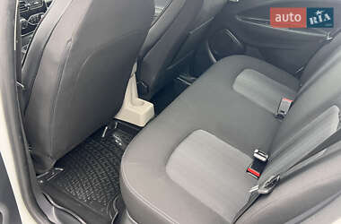 Хэтчбек Renault Zoe 2017 в 