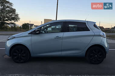 Хэтчбек Renault Zoe 2015 в 