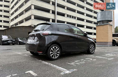 Хэтчбек Renault Zoe 2021 в 