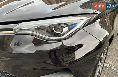 Хэтчбек Renault Zoe 2021 в 
