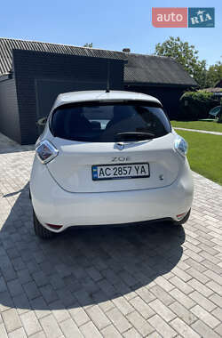 Хэтчбек Renault Zoe 2015 в 