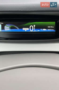 Хэтчбек Renault Zoe 2015 в 