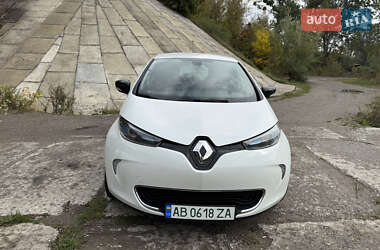 Хэтчбек Renault Zoe 2016 в 