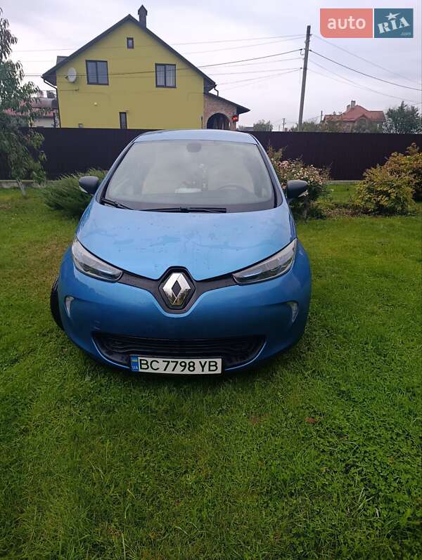 Хэтчбек Renault Zoe 2017 в 