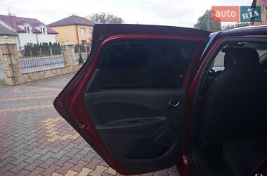 Хэтчбек Renault Zoe 2019 в 