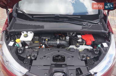 Хэтчбек Renault Zoe 2019 в 