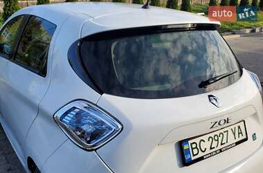 Хэтчбек Renault Zoe 2016 в 