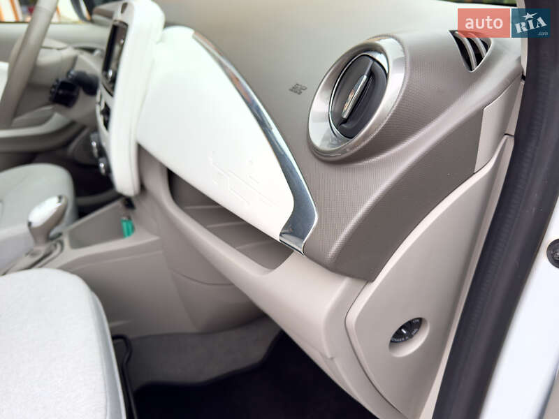 Хэтчбек Renault Zoe 2019 в Самборе