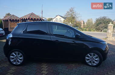 Хэтчбек Renault Zoe 2015 в 