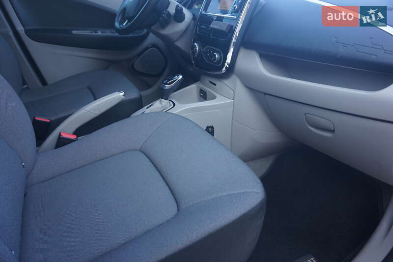 Хэтчбек Renault Zoe 2015 в Самборе