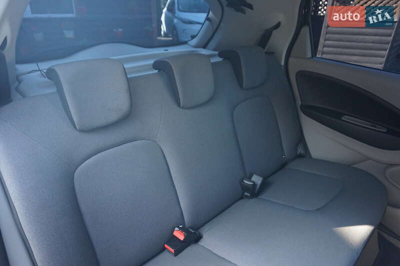 Хэтчбек Renault Zoe 2015 в Самборе