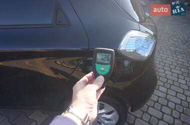 Хэтчбек Renault Zoe 2015 в 