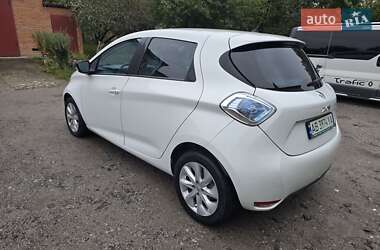 Хэтчбек Renault Zoe 2016 в 