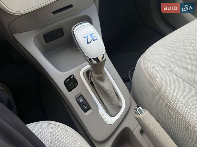 Хетчбек Renault Zoe 2014 в Івано-Франківську