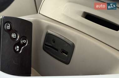 Хэтчбек Renault Zoe 2013 в 