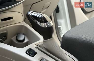 Хэтчбек Renault Zoe 2013 в 