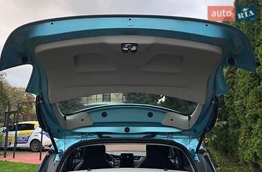Хэтчбек Renault Zoe 2020 в 