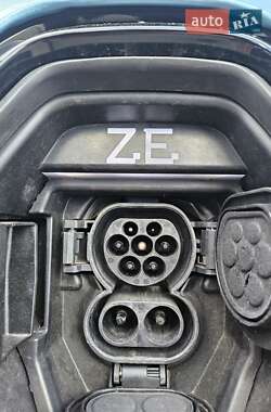 Хэтчбек Renault Zoe 2020 в 