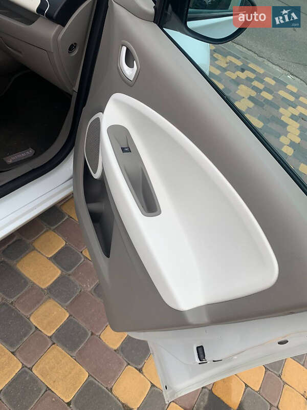 Хетчбек Renault Zoe 2015 в Черкасах