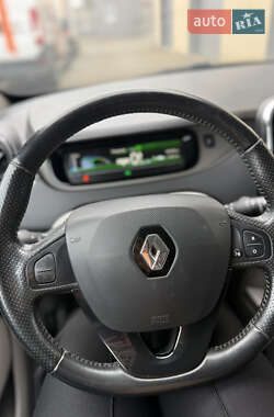 Хэтчбек Renault Zoe 2015 в 