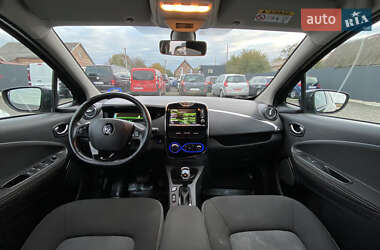 Хэтчбек Renault Zoe 2016 в 