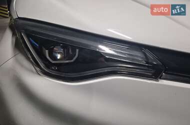 Хэтчбек Renault Zoe 2020 в 