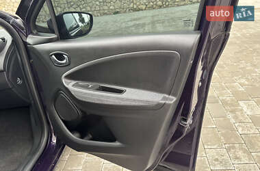 Хетчбек Renault Zoe 2021 в  фото 24 Хетчбек Renault Zoe 2021 в